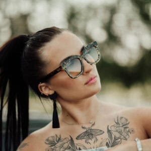 https://monabelladisain.ee/wp-content/uploads/2025/03/siidisabad_mustad_kassid2-300x300.jpg