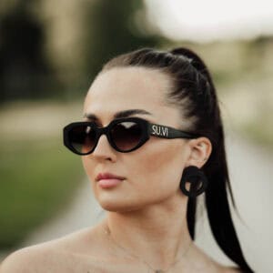 https://monabelladisain.ee/wp-content/uploads/2025/04/Suured_mustad_ringid1-300x300.jpg